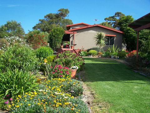 Monaro Cottage - Queensland Tourism 0