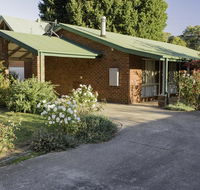 Monty's on Lumley Drive - Queensland Tourism