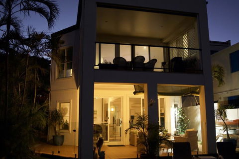 Moreton Bay Beach Lodge - QLD Tourism 3