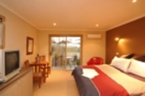 Motel Strahan - QLD Tourism 2