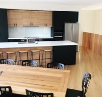 Mountain Mist Retreat - 6 Bedrooms - Queensland Tourism