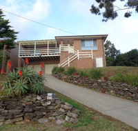 Mountain View Beach House - Queensland Tourism