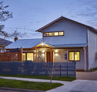MounTin Hut - Central Bright - Queensland Tourism