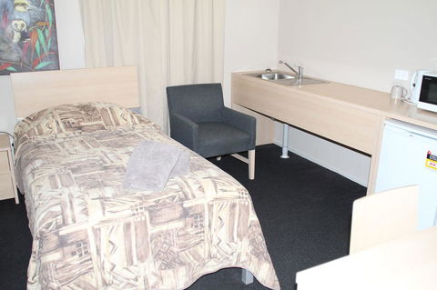 Mt Isa Irish Club Accommodation - Queensland Tourism 1
