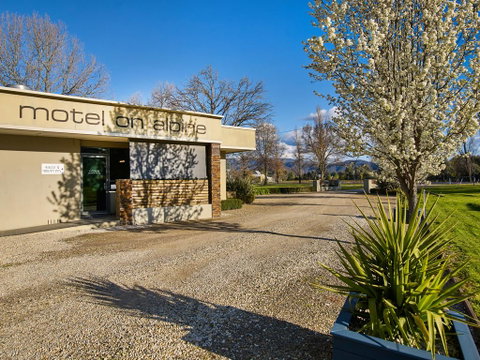 Myrtleford Motel On Alpine - QLD Tourism 1