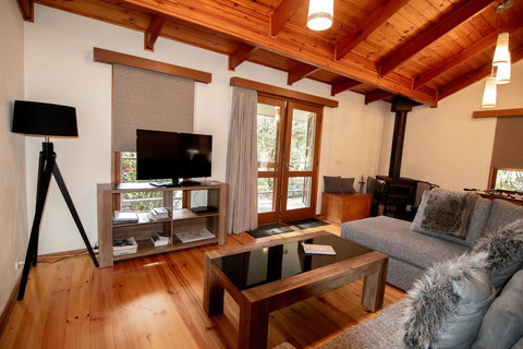 Mystic View Cottage - Queensland Tourism 1