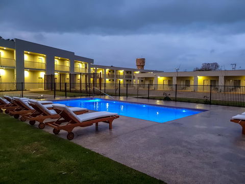 Nagambie Waterfront Motel - Queensland Tourism 3