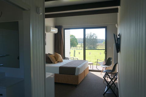 Narangba Motel (formerly Brisbane North B&B And Winery) - QLD Tourism 1