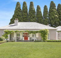 Nattai Lodge - house  cottage in beautiful garden - Queensland Tourism