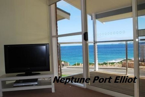 Neptune At Port Elliot - QLD Tourism 0