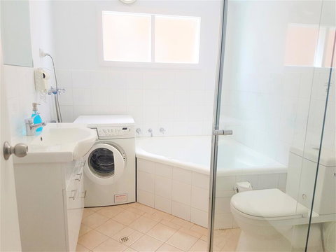 Neptune At Port Elliot - QLD Tourism 3