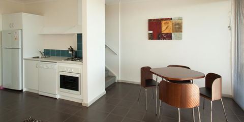 Cosy Corner Sea View Apartments - QLD Tourism 13