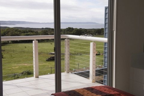 Cosy Corner Sea View Apartments - QLD Tourism 9