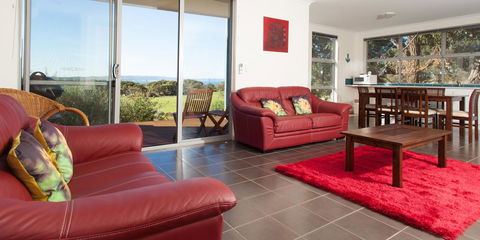 Cosy Corner Sea View Apartments - QLD Tourism 10
