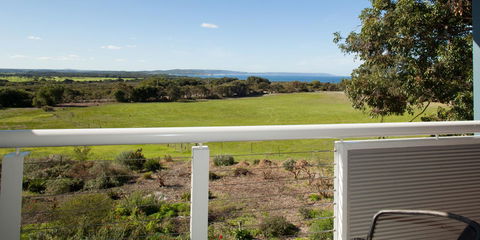 Cosy Corner Sea View Apartments - QLD Tourism 8