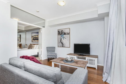 6 Executive Eastside Parking, Gym & Pool - QLD Tourism 4