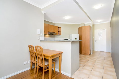 6 Executive Eastside Parking, Gym & Pool - QLD Tourism 29