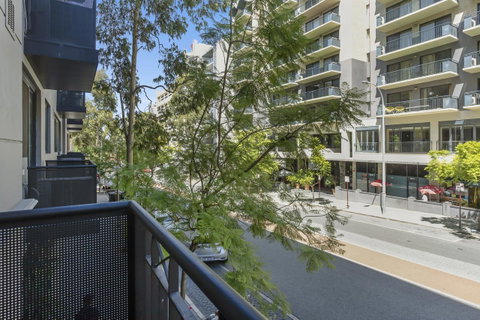 6 Executive Eastside Parking, Gym & Pool - QLD Tourism 10