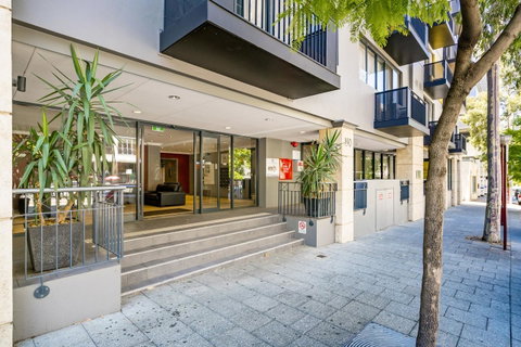 6 Executive Eastside Parking, Gym & Pool - QLD Tourism 32
