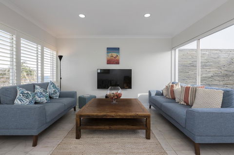 Cottesloe Beach House II - Queensland Tourism 4