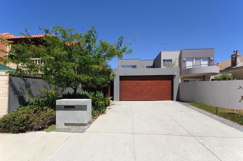 Cottesloe Beach House II - Queensland Tourism 22