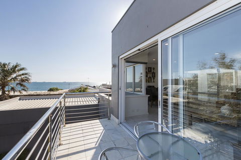 Cottesloe Beach House II - Queensland Tourism 9