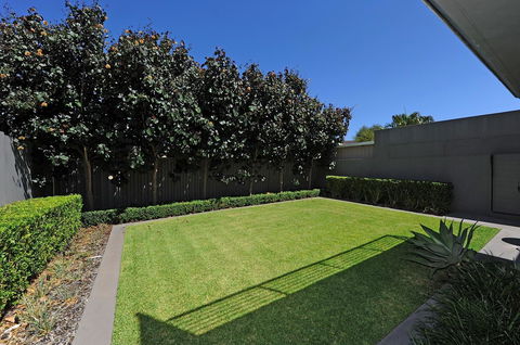 Cottesloe Beach House II - Queensland Tourism 24