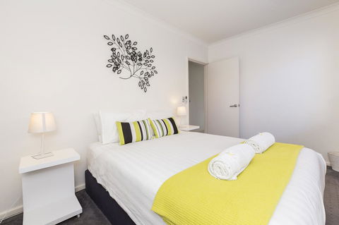 Cottesloe Beach House II - Queensland Tourism 11