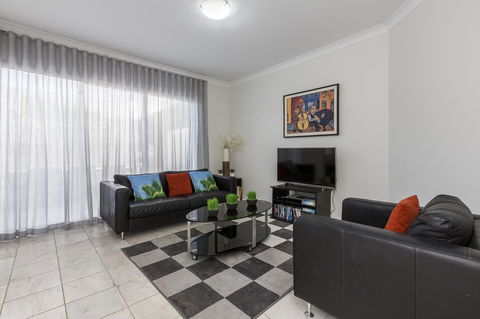 Cottesloe Beach House II - Queensland Tourism 7