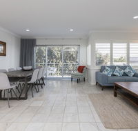 Cottesloe Beach House II - Queensland Tourism