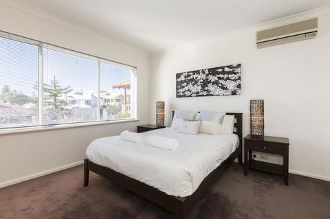Cottesloe Beach House II - Queensland Tourism 14
