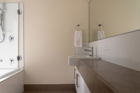 Cape Villas Dunsborough Unit 2 - QLD Tourism 10