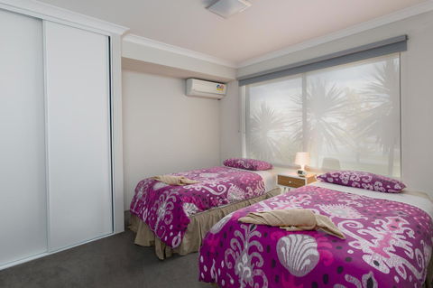 Rainbow Dream House - Queensland Tourism 14