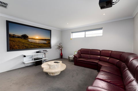 Rainbow Dream House - Queensland Tourism 3