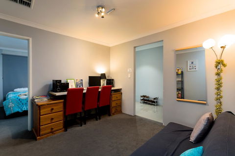 Rainbow Dream House - Queensland Tourism 10