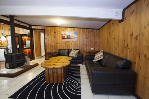 Rustic Retreat Esperance - QLD Tourism 7