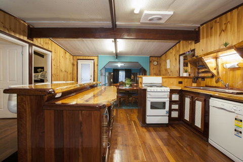 Rustic Retreat Esperance - QLD Tourism 9