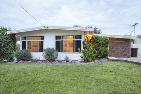 Rustic Retreat Esperance - QLD Tourism 5