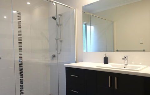 The Villa Dunsborough - Queensland Tourism 13