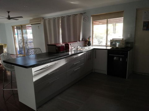 Beach Place @ Leeman - Queensland Tourism 5