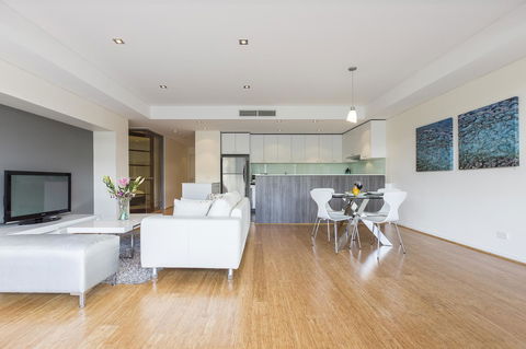 Gallery Serviced Apartments - Queensland Tourism 3