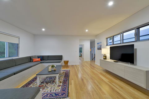 Sandpiper Retreat - Queensland Tourism 24