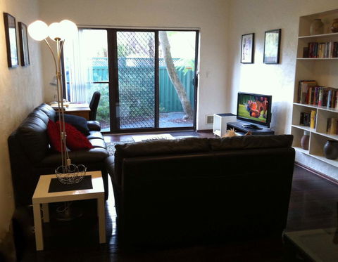 Kenata-Fairway Apartment Hotel - Queensland Tourism 32