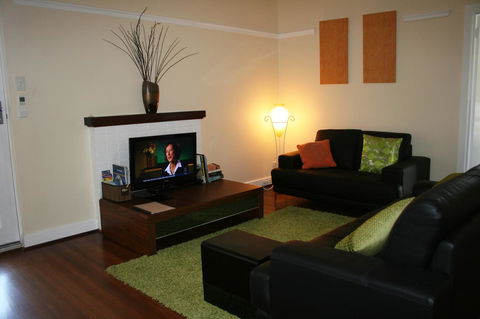 Kenata-Fairway Apartment Hotel - Queensland Tourism 1
