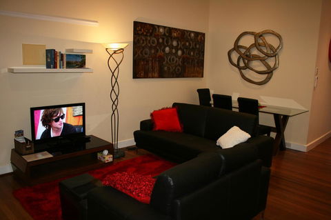 Kenata-Fairway Apartment Hotel - Queensland Tourism 8