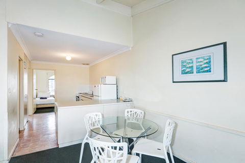 West Beach Lagoon 114 â€“ Ocean Views - Queensland Tourism 8