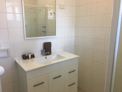 Esperance Central Accommodation - QLD Tourism 10