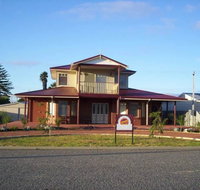 Ocean View Retreat - QLD Tourism