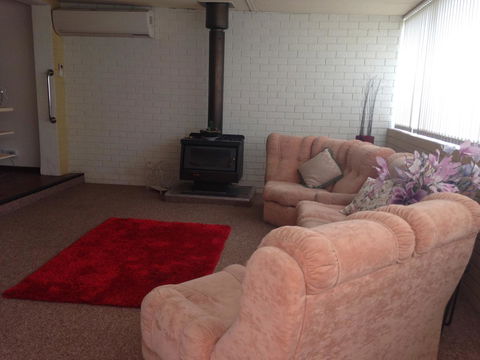â˜… Stylish Family Home! â˜… - Queensland Tourism 5
