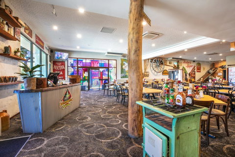 Nightcap At Wanneroo Tavern - QLD Tourism 9